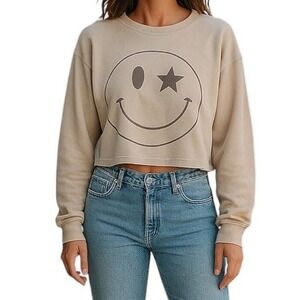 Gildan Smiley Face Star Eye Graphic‎ Raw Hem Crop Top Sweatshirt Medium